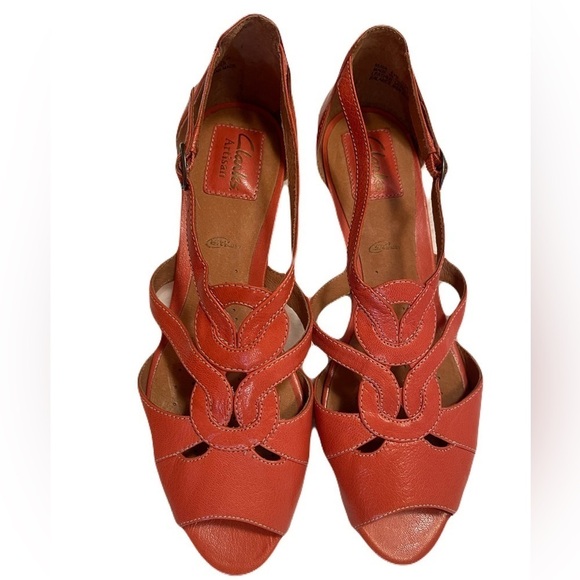 Clarks Artisian Sandals NWOT Size 8.5 - Picture 4 of 13